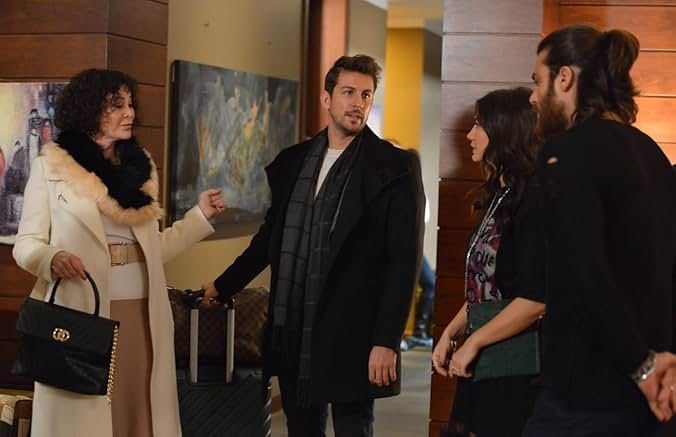 Early Bird Turkish drama cast photo featuring Can Yaman, Demet Özdemir and supporting actors